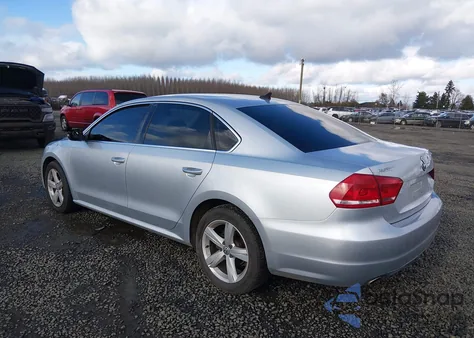 2013 Volkswagen Passat 2.0L Tdi Se z USA, uszkodzony, nr VIN 1VWBN7A37DC072553